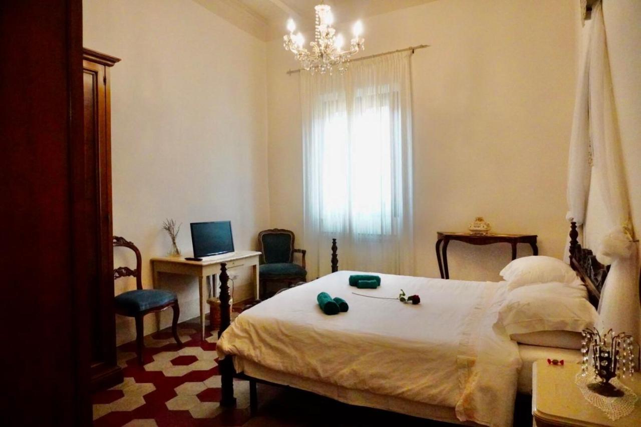 Suite Apartament Монтеваркі Екстер'єр фото